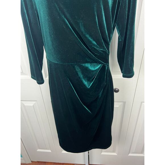 Eliza J Sheath Dress Sz 0 XXS Green Emerald Velvet Ruched Holiday Cocktail Party - Picture 8 of 9